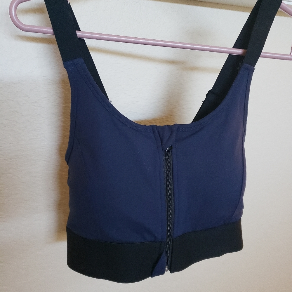 Lularoe Rise, sports bra, navy size L (38) brand new with tags!